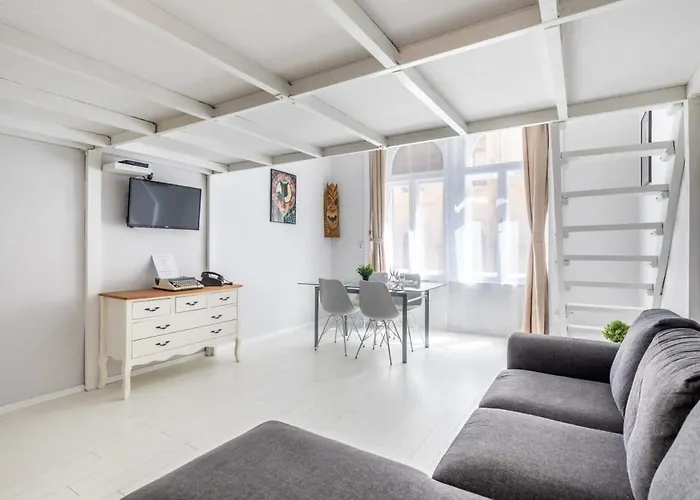Appartement Lovely & Cozy Aircon *